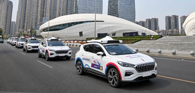 В Пекине запущен первый коммерческий сервис автономных такси Apollo Go